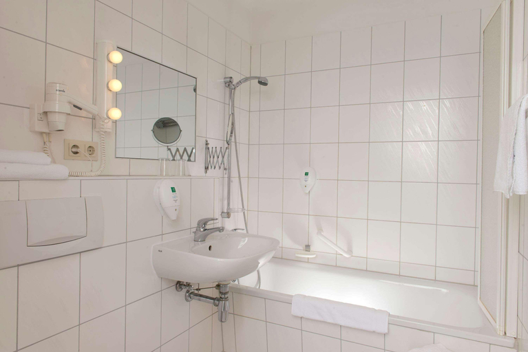 Bathroom 5, Leipzig Suites, Leipzig