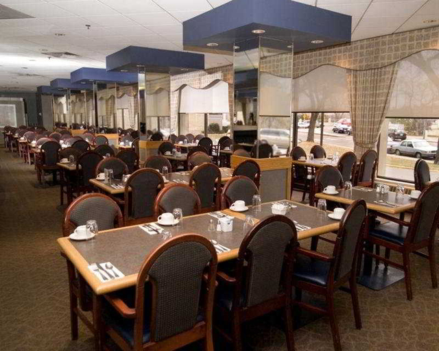 Food & Drinks 5, West Wing at Park Town Hotel, Division No. 11