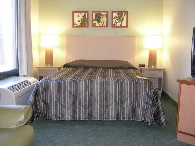 Bedroom 3, Extended Stay Deluxe Universal, Orange