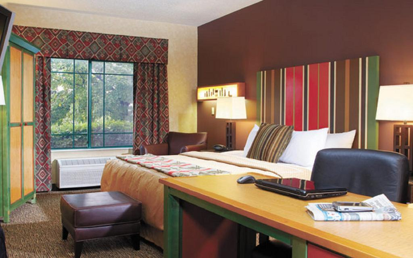 Bedroom 4, Wildwood Lodge Pewaukee, Waukesha