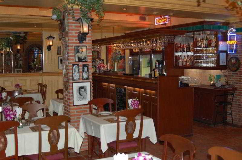 Food & Drinks 5, Ricos Bungalows Kata, Phuket Island