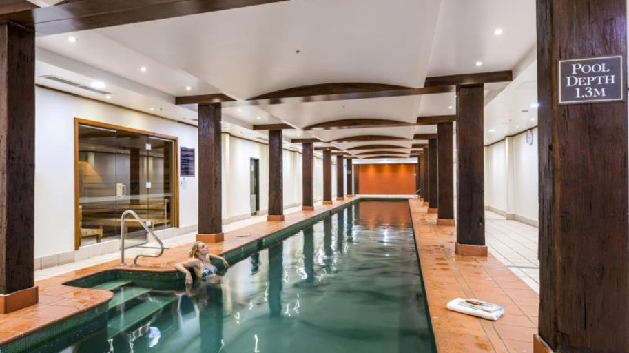 Sport & Beauty 3, Oaks Sydney Goldsbrough Suites, Sydney