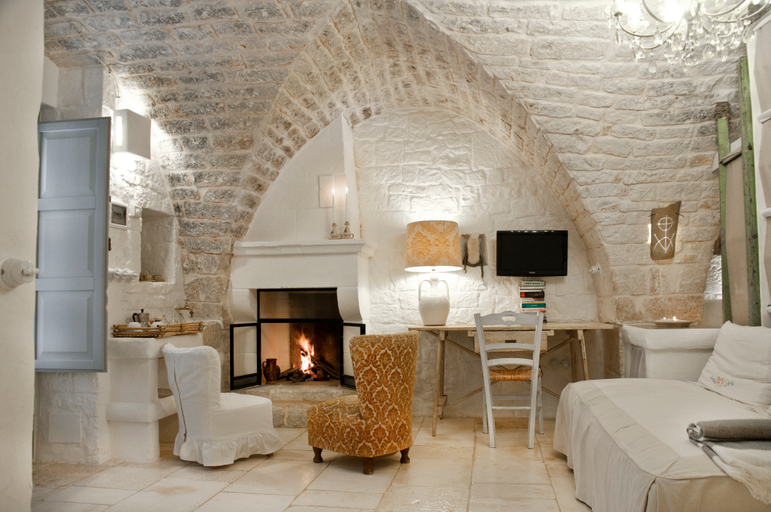 Public Area, Masseria Salinola, Brindisi