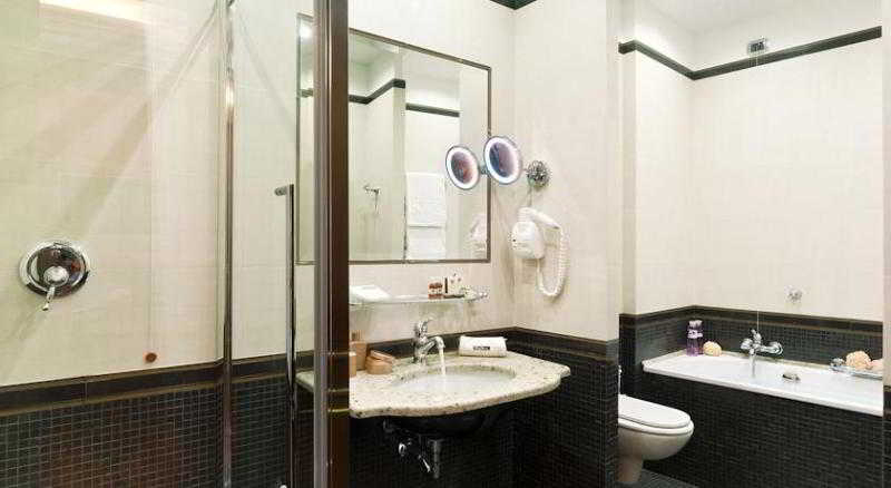 Bathroom 5, Splendid, Verbano-Cusio-Ossola