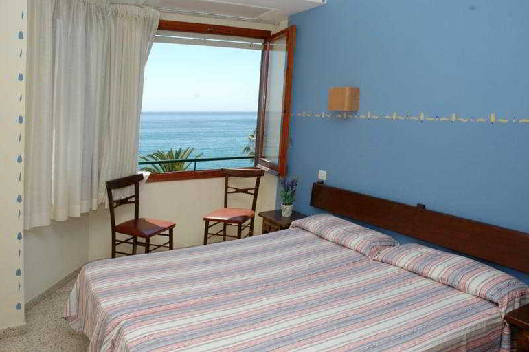Bedroom 3, Maeva, Girona