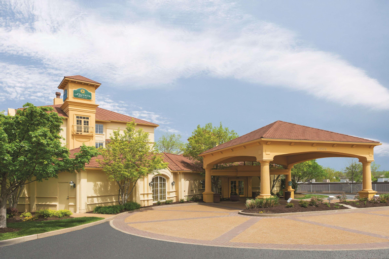 Exterior & Views 1, La Quinta Inn & Suites by Wyndham St. Louis Westport, Saint Louis