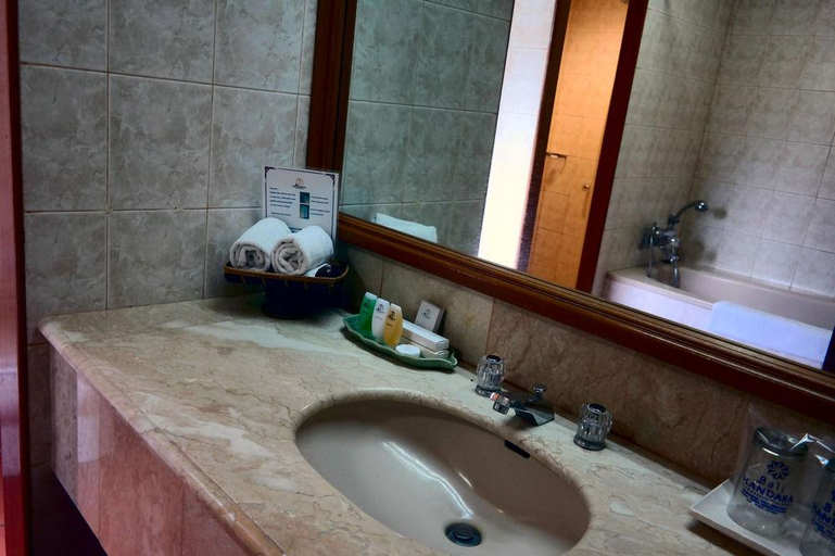 Bathroom 4, Bali Handara Kosaido Country Club, Denpasar