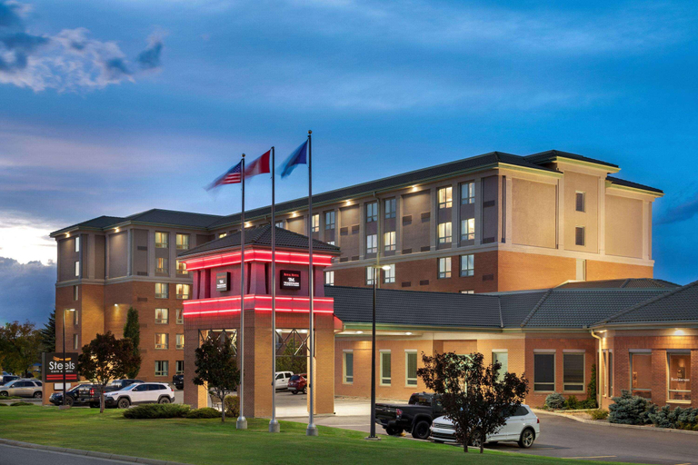 Exterior & Views