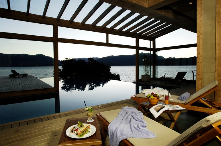 Sport & Beauty 2, Correntoso Lake & River, Los Lagos