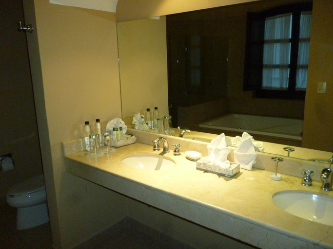 Bathroom 5, Hotel De La Parra, Del Centro