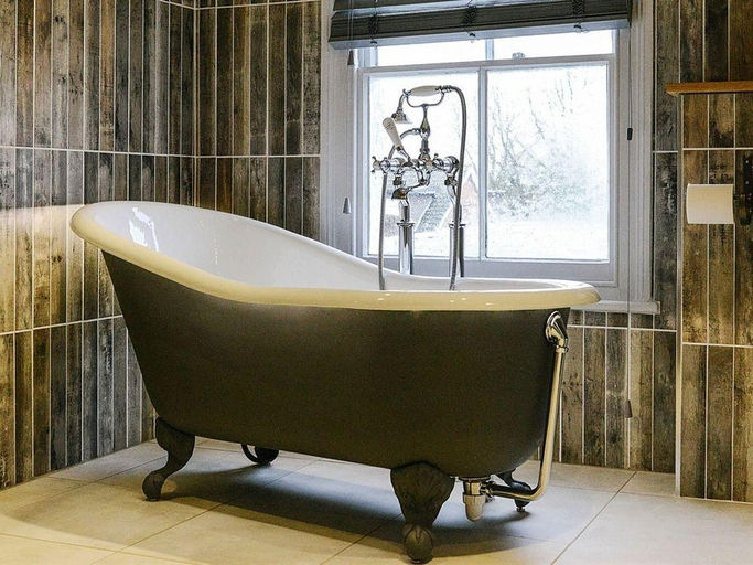 Bathroom 4, Bull Hotel, Suffolk