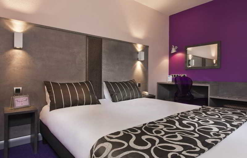 Bedroom 4, Tourhotel Blois, Loir-et-Cher