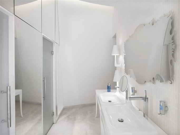 Bathroom 5, W Doha, Doha