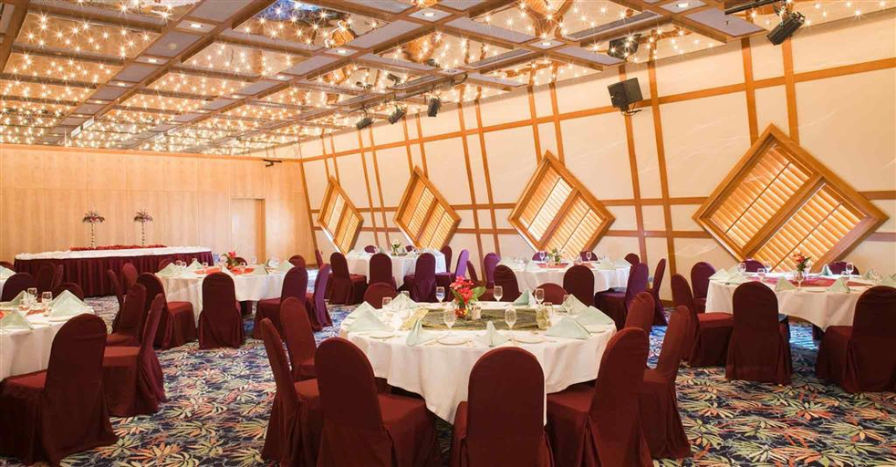Food & Drinks 5, Oryx Grand Jebel Hafeet Hotel, Al Ain