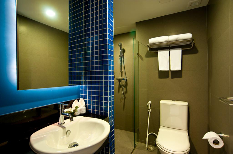 Bathroom 9