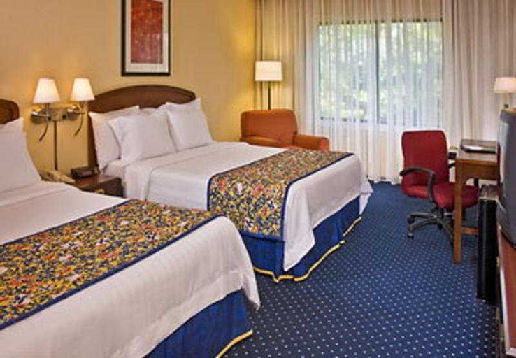 Bedroom 2, Courtyard by Marriott Williamsburg Busch Gardens Area, James City