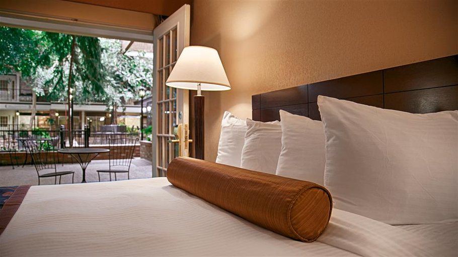 Bedroom 4, Heritage Inn, Cascade