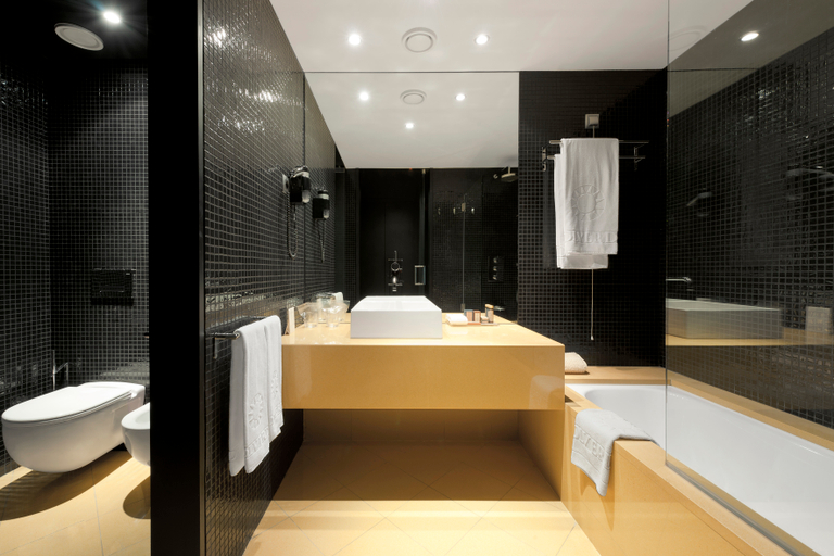 Bathroom 5, Hotel Casino Chaves, Chaves
