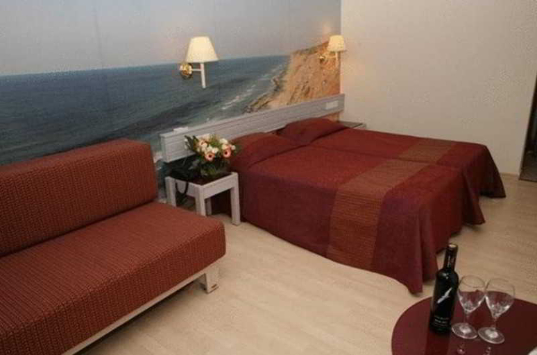 Bedroom 2, Kibbutz Shefayim