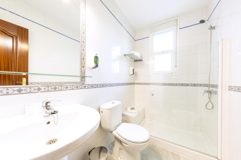 Bathroom 5, Leflet Gran Avenida, Sevilla