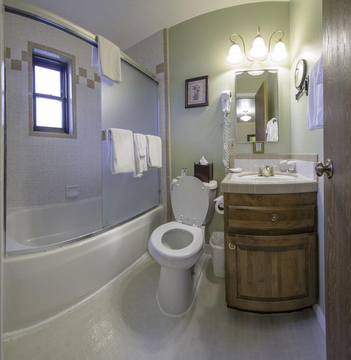 Bathroom 3, Historic Cary House Hotel, El Dorado