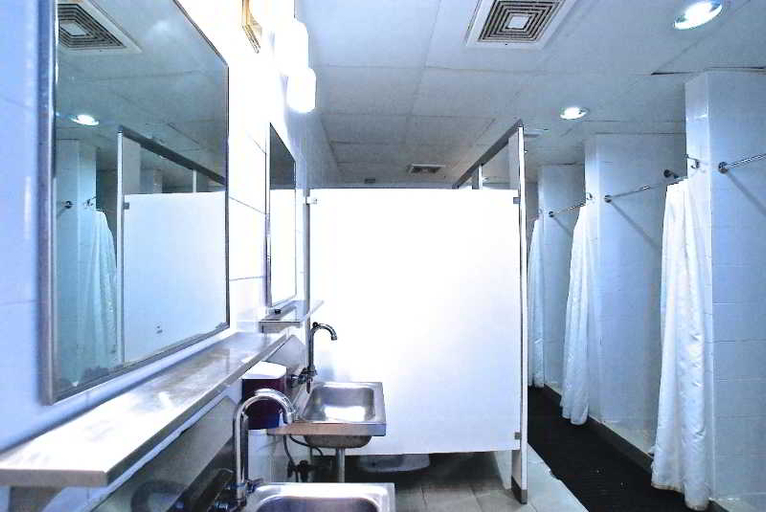 Bathroom 4, SoBe Hostel, Rooms & Bar, Miami-Dade