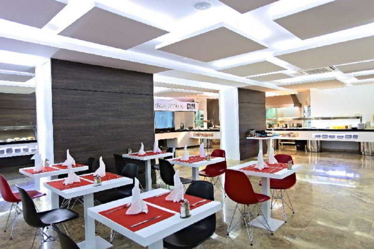 Food & Drinks 5, Flamingo Beach Resort Adults Only, Alicante