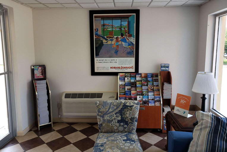 Public Area 2, Howard Johnson by Wyndham Virginia Beach, Virginia Beach