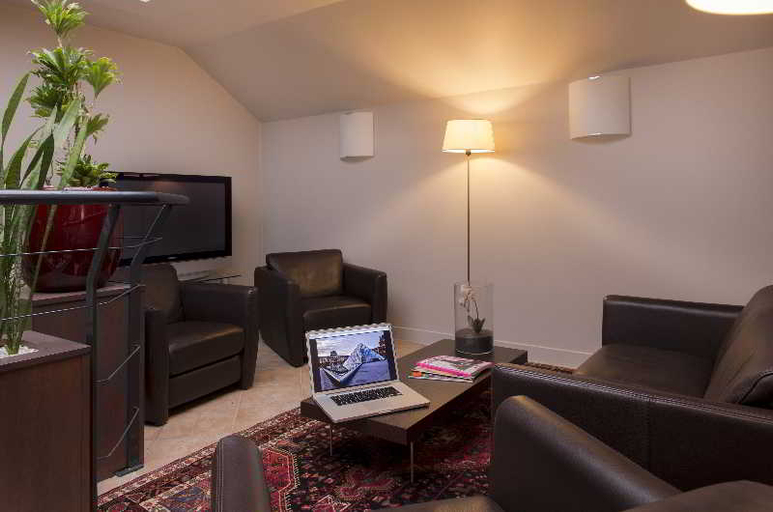 Public Area 3, Hotel Apollinaire, Paris