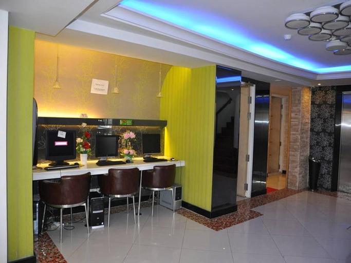 Exterior & Views 2, Smart Suites Bangkok, Wattana