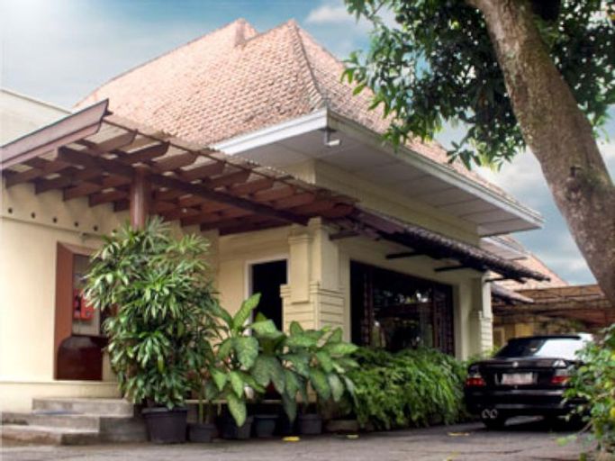 Hotel Dekat Sumur Gumuling 13 Harga Murah Tiket Com