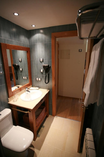 Bathroom 4, L'Obaga Blanca