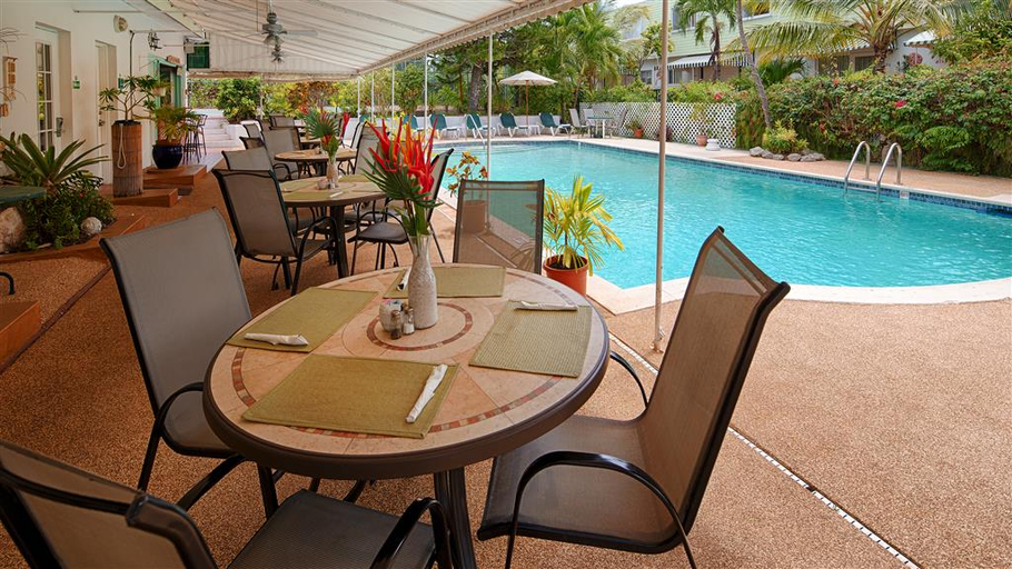 Food & Drinks, Bay View Suites Paradise Island