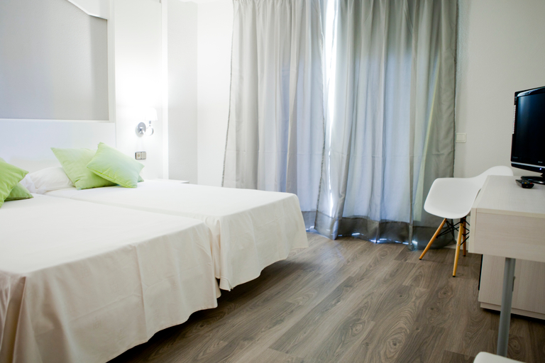 Bedroom 2, Mir Octavio, Cádiz
