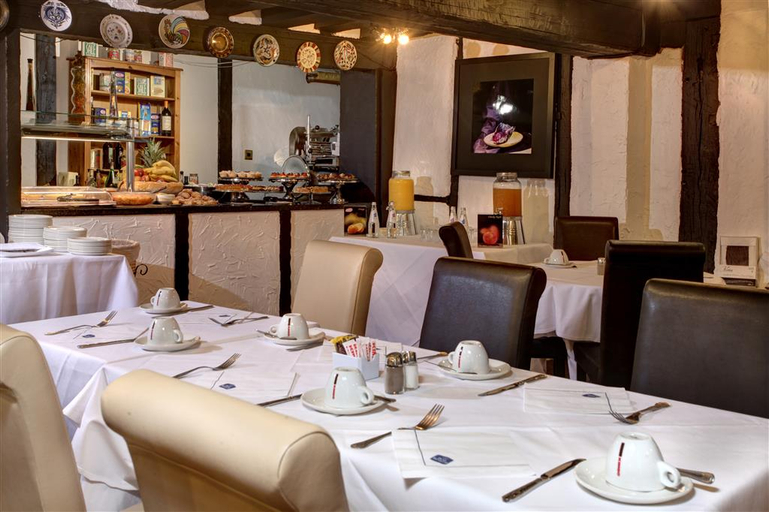 Food & Drinks 5, Donnington Manor Hotel, Kent