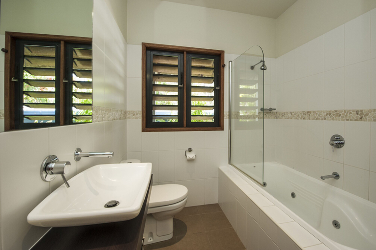 Bathroom 4, Pure Magnetic Villa 2, Magnetic Island