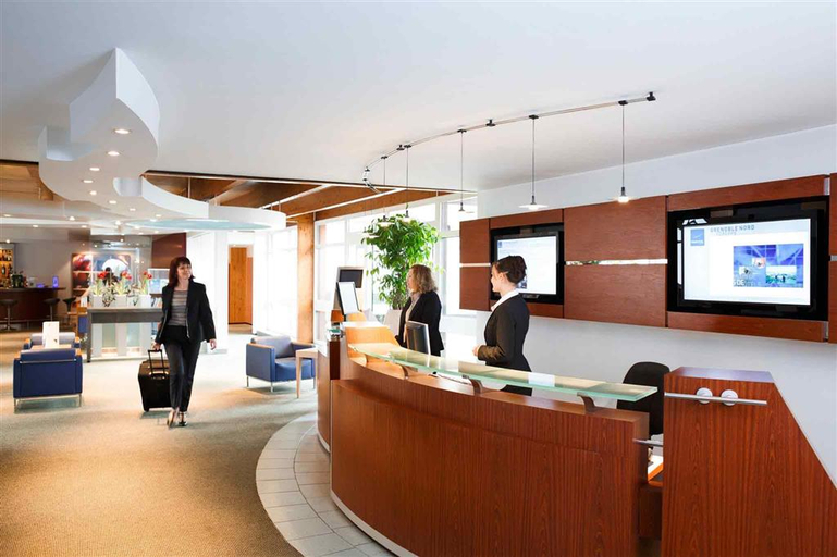 Public Area 5, Novotel Grenoble Nord Voreppe, Isère