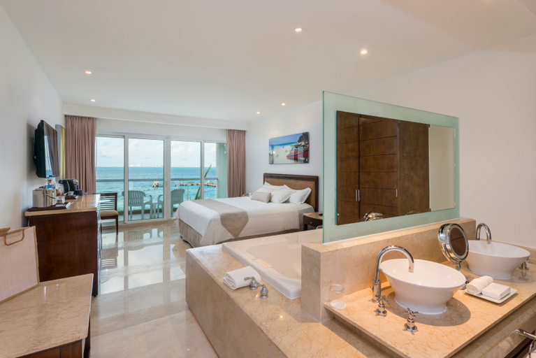 Bathroom, Almare Luxury Collection All Inclusive, Isla Mujeres
