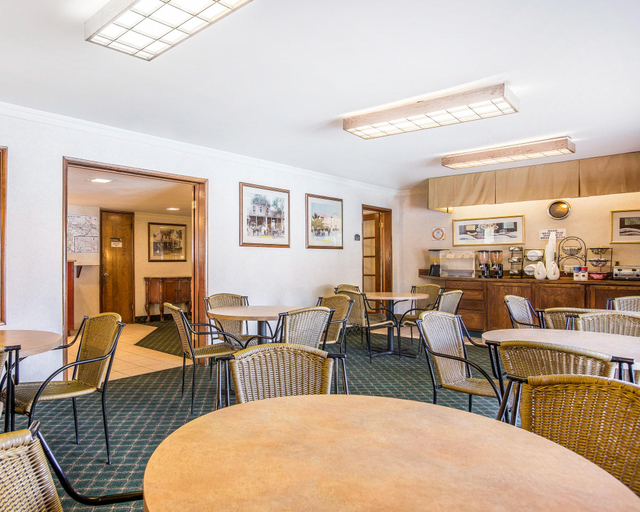 Food & Drinks 5, Motel 6 Buena Park CA Anaheim Near Maingate K, Orange