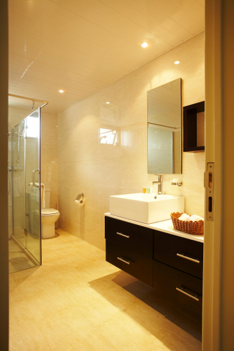 Bathroom 4, Grand Bay Suites