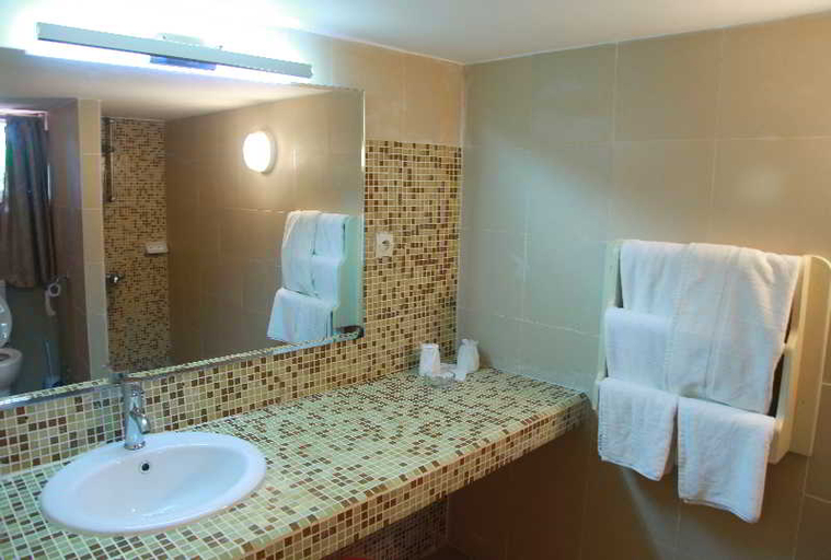 Bathroom, Les Bougainvillées Saly, Mbour