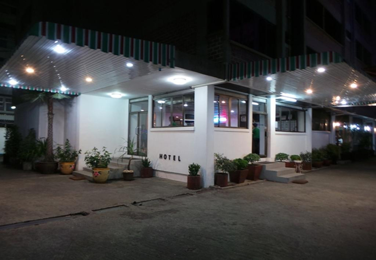Exterior & Views 2, S6 Sukhumvit Hotel, Khlong Toey