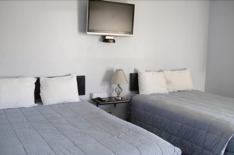 Bedroom 3, Broadway Inn Yankton, Yankton
