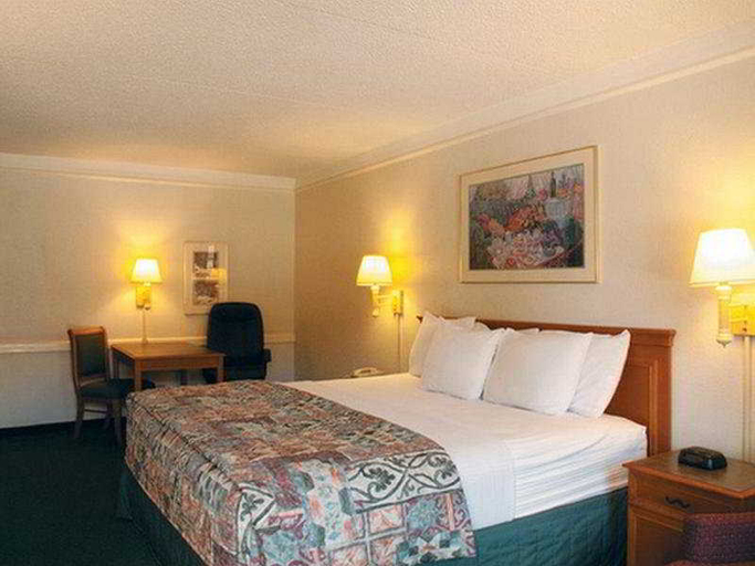 Bedroom 3, Quality InnSuites North Charleston AshleyPhosphate, Charleston