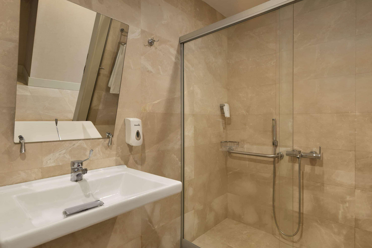 Bathroom 4, Ramada Plaza by Wyndham Antalya, Antalya