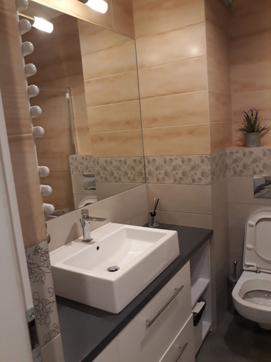 Bathroom 4, MG Apartments, Warsaw