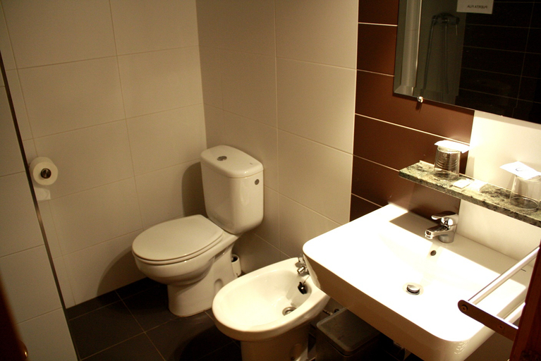 Bathroom 4, A Marina, Pontevedra