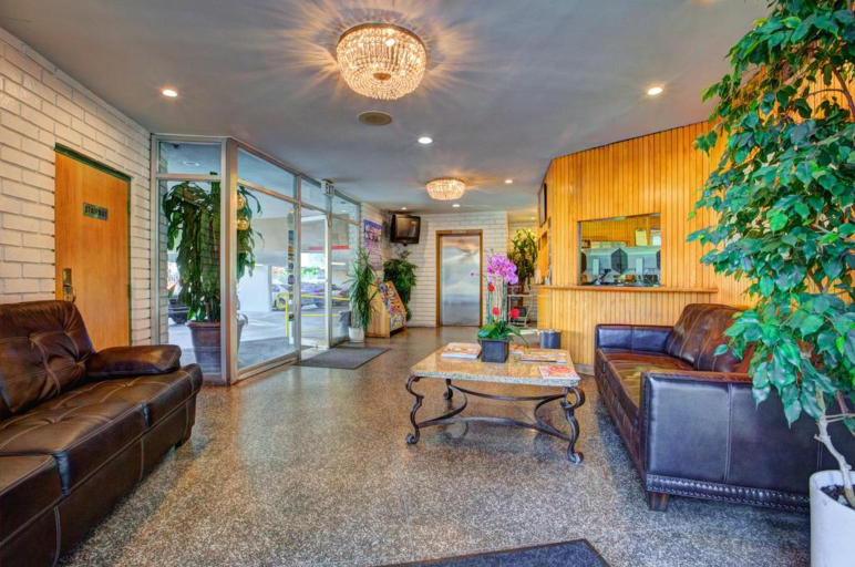 Public Area 2, Dunes Inn - Wilshire, Los Angeles