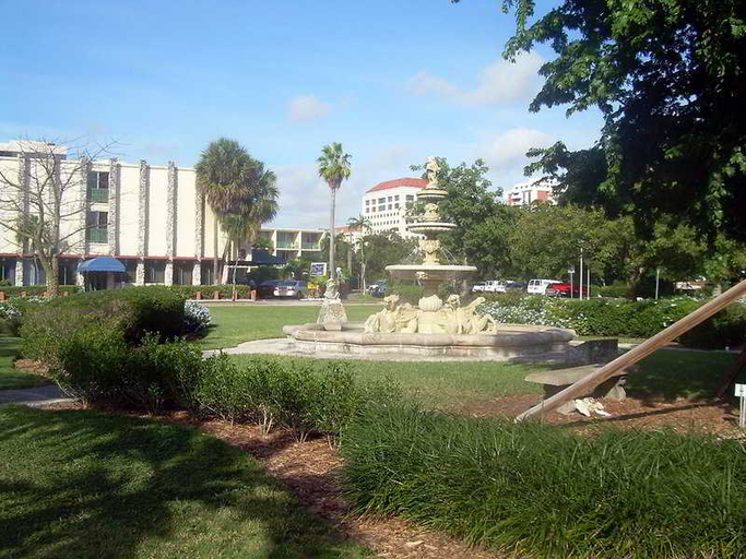 Exterior & Views 2, Chateaubleau Hotel, Miami-Dade