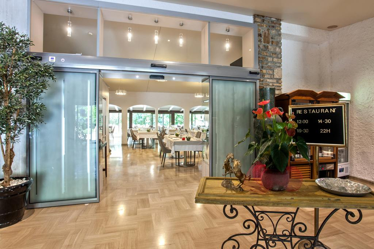 Public Area, Chez Walter, Haute-Corse